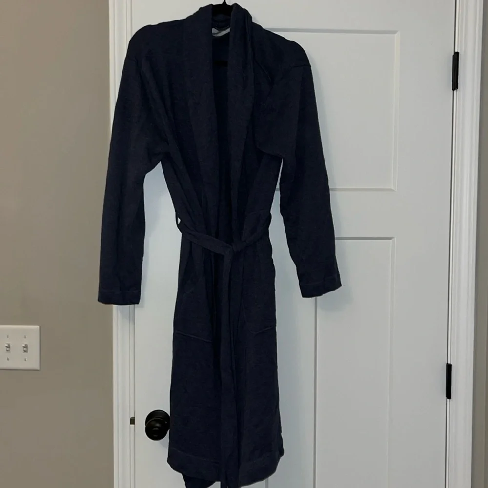Men’s Robe - Picture 2 of 3